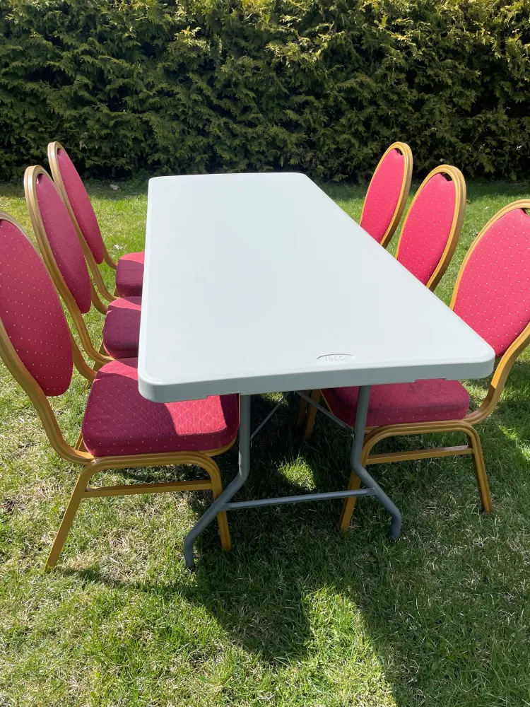 Bord och stolar för uthyrning